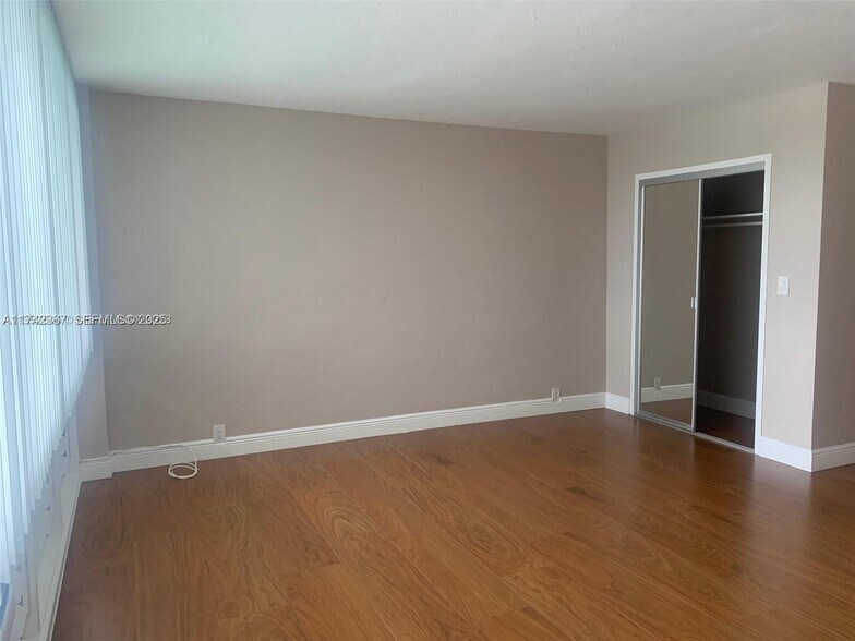 Building Photo - 6484 Indian Creek Dr