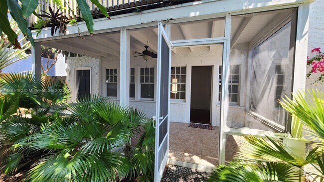 Building Photo - 315 Eucalyptus St