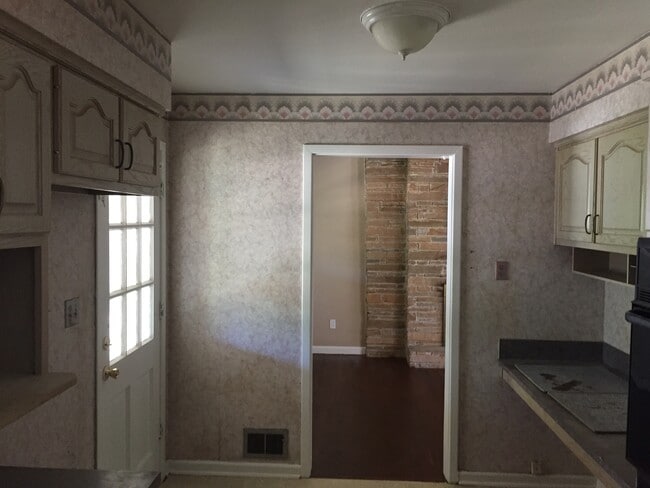 Building Photo - **AVAILABLE NOW**Near Ft. Benning. Columbus, GA  Bedroom 4 / 1 Full Bathroom & 2 Half Bathroom Ho...