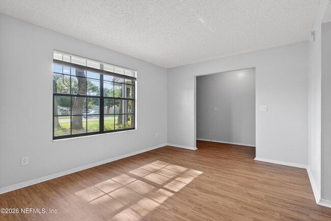 Building Photo - 516 Penman Rd