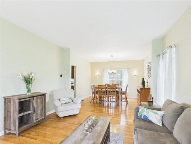 Building Photo - 23 Beechwood Hollow
