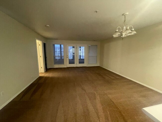 Building Photo - Branson MO walk-in 2 bedroom 2 bath Apartment/condo with Golf Course View