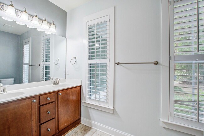 Building Photo - 1811 Luna Ct