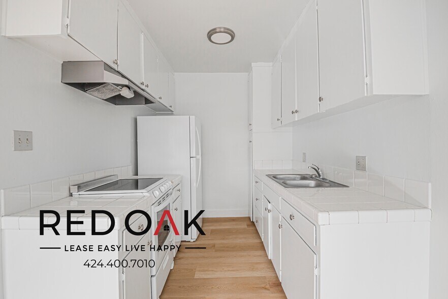 Building Photo - 221 N Berendo St