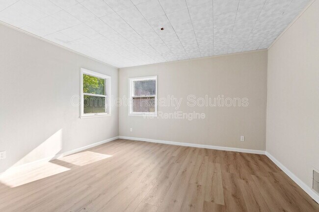 Building Photo - 1139 Lakeview Ave