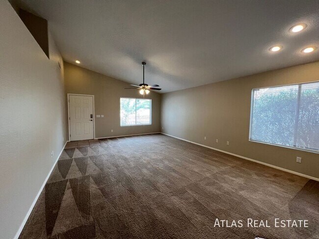 Building Photo - 3028 S Elinore Dr