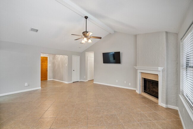 Building Photo - 3318 Golden Willow Dr