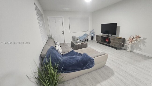 Building Photo - 1831 NE 56th St