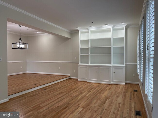 Building Photo - 9715 Whitley Park Pl