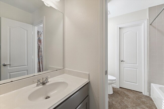 Building Photo - 30 Watermill Pl