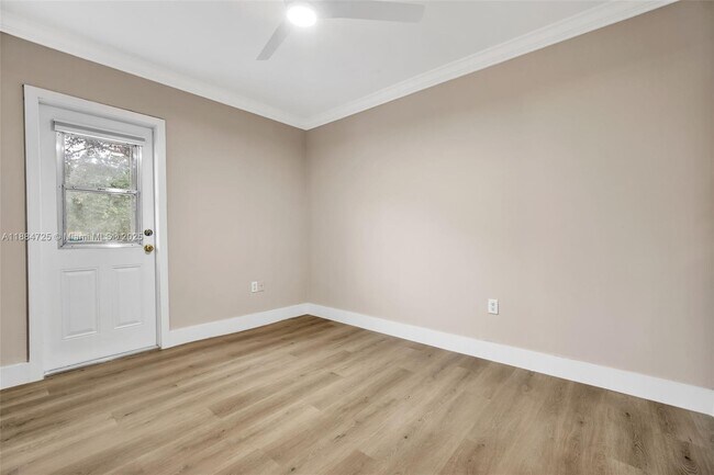 Building Photo - 5701 SW 33rd St