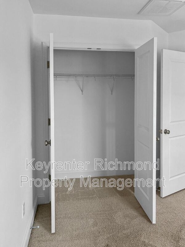 Building Photo - 13801 Randolph Pond Ln