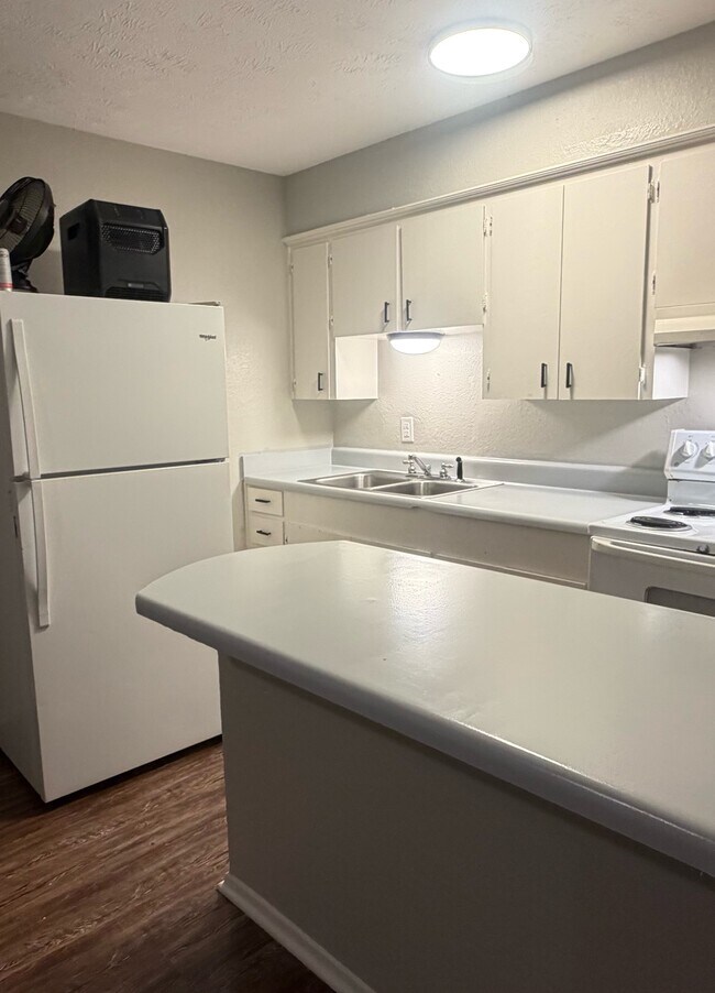 Building Photo - CROOKS LANE