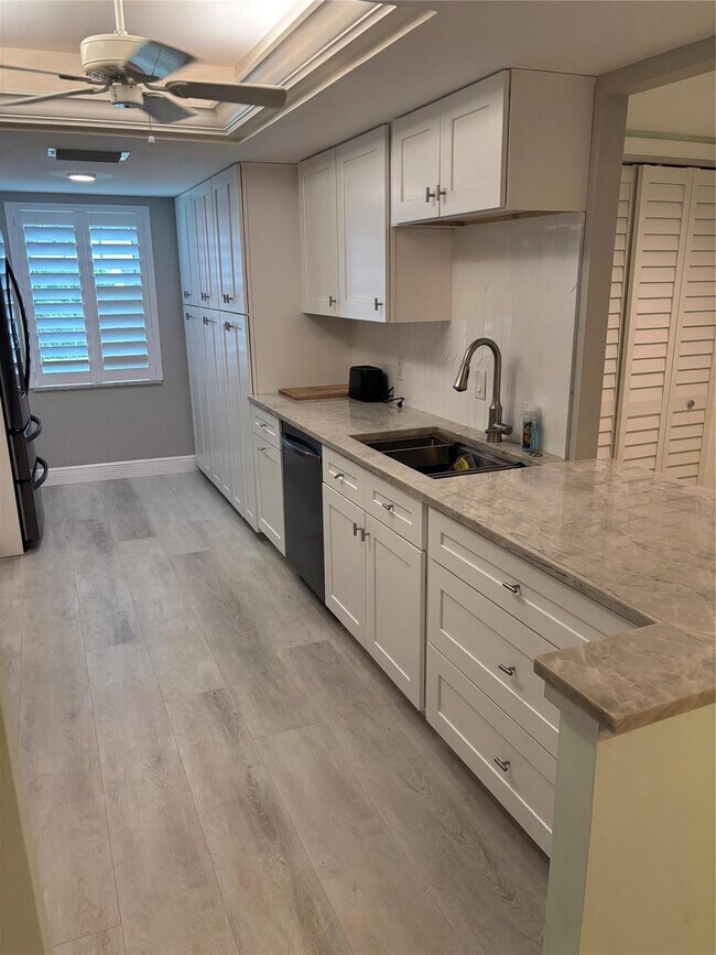 Building Photo - 1260 Sugar Sands Blvd