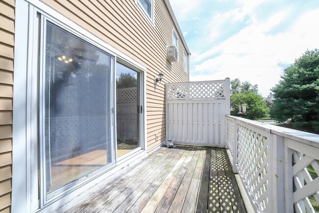 Building Photo - 64 Camelot Dr