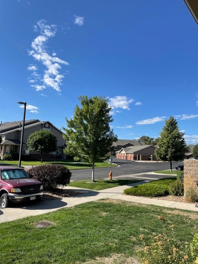 Building Photo - Gorgeous End-Unit Townhome Backing to Open Space!