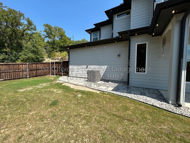 Building Photo - 2117 River E Ln.