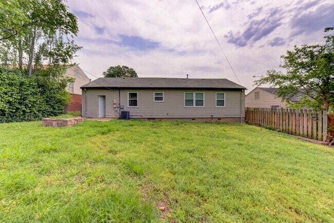 Building Photo - Charming 3 Bedroom 1 Bath near Route 66!