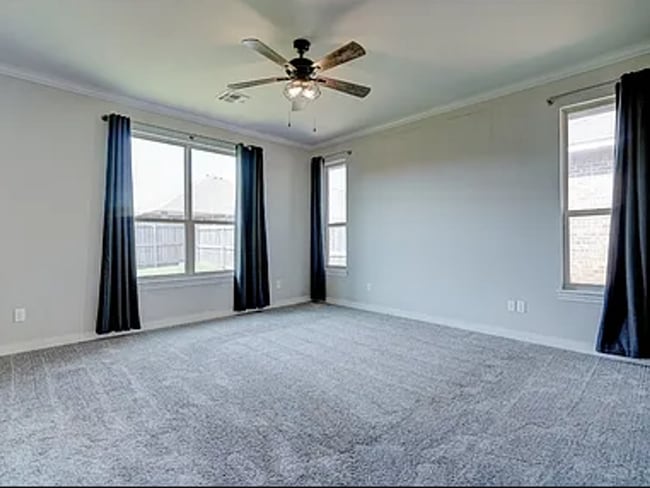 Building Photo - Magnificent 3BD/2BTH home in Council Ridge