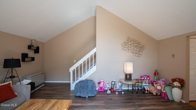 Building Photo - 64 Meadow Rue Pl