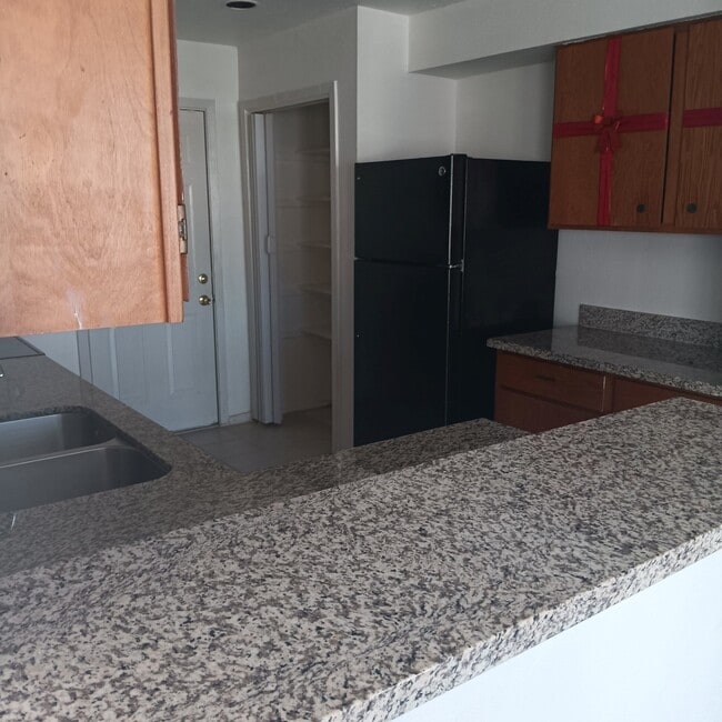 Building Photo - 14114 Old Village Ln