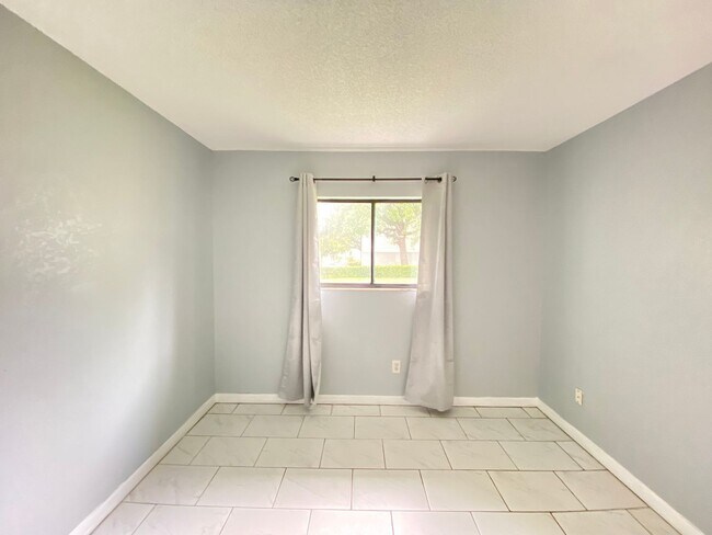 Building Photo - Move in Ready! 3/2 Condo in Altamonte Spri...