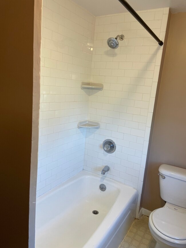 Building Photo - 381 Ward St