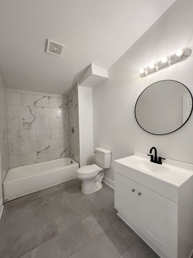 Building Photo - COMING SOON: Cozy 4-Bedroom Home in Kansas City ~ $500 MOVE-IN SPECIAL!