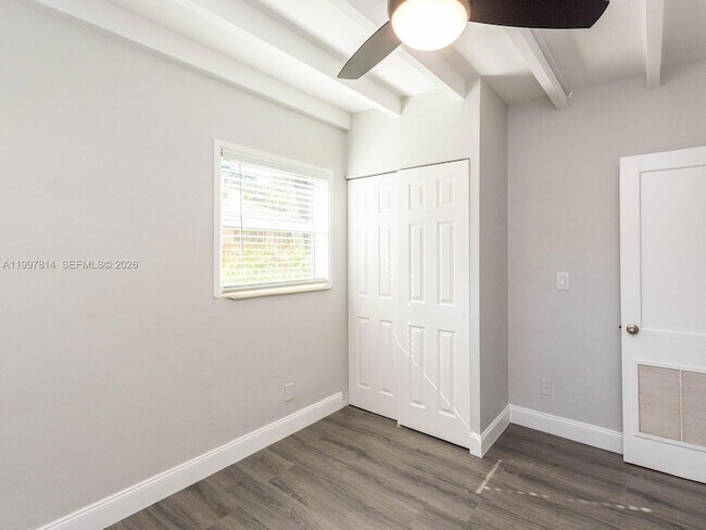 Building Photo - 1413 NW 3rd Ave