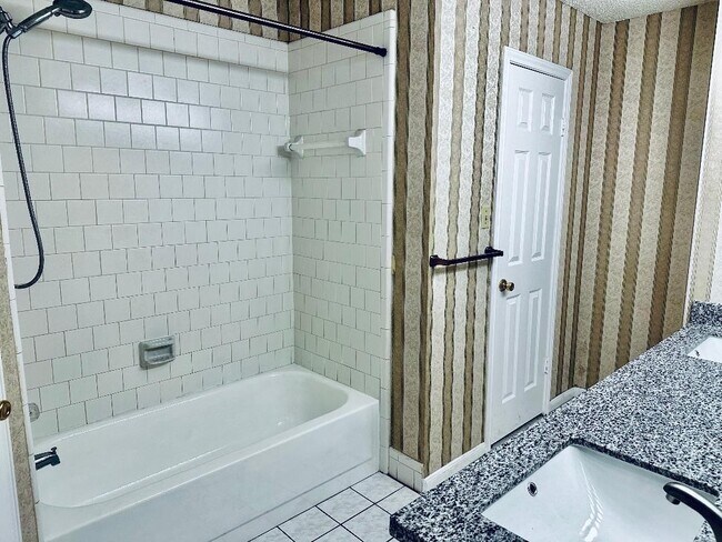 Building Photo - 12726 Stillington Dr