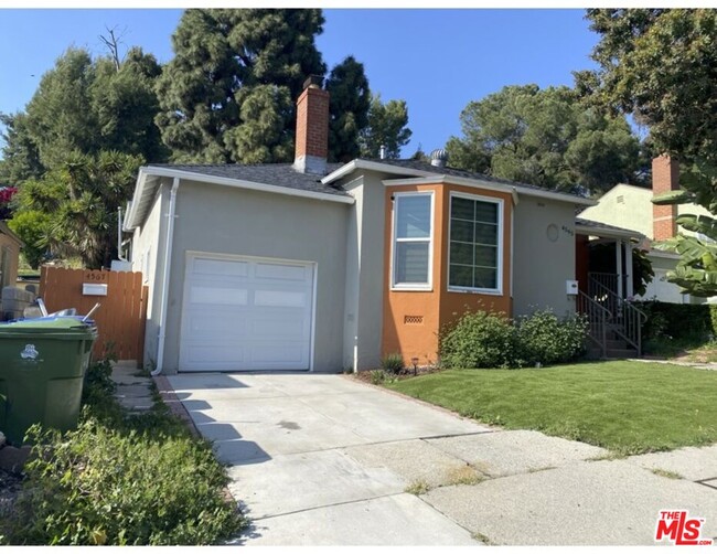 Building Photo - 4567 Yellowstone St
