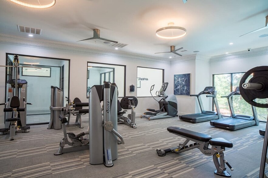 Building Photo - Cortland MacArthur