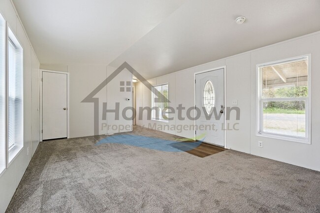 Building Photo - 5563 E Grove Ave