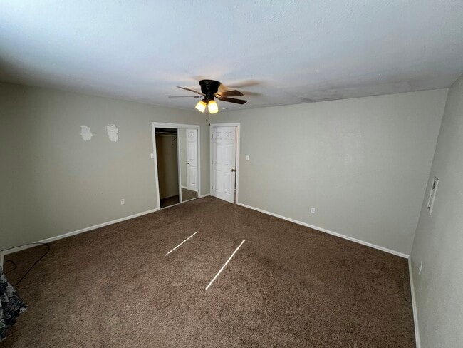 Building Photo - 3147 Skyview Ave