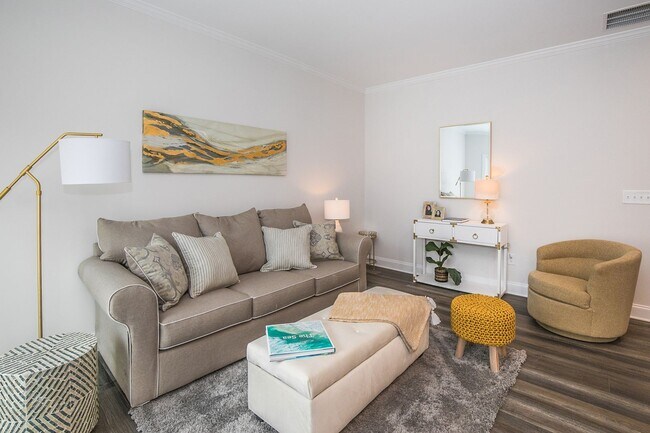 Building Photo - Luxury 2-Bedroom Townhome for Rent in Chimney Oaks – Golf Community Living!