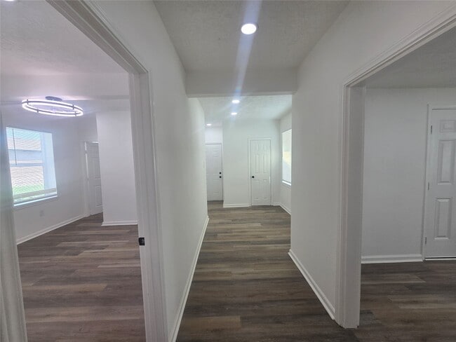 Building Photo - 5102 Avenue L