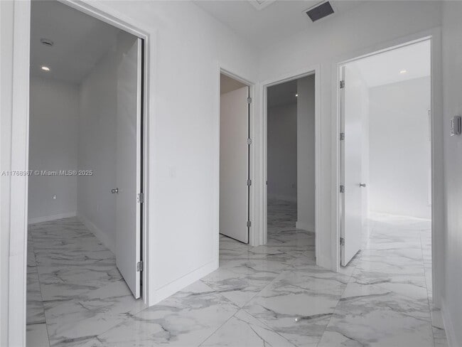 Building Photo - 149 Southeast Cor. Arno