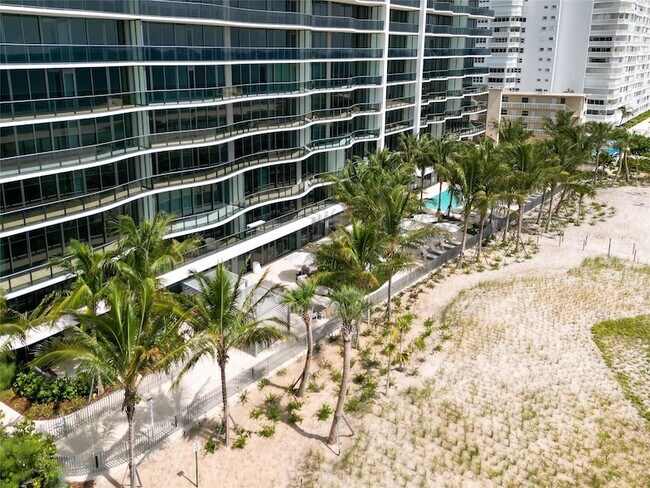 Building Photo - 900 N Ocean Blvd