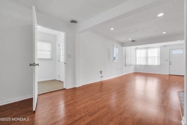 Building Photo - 315 Elizabeth Ave