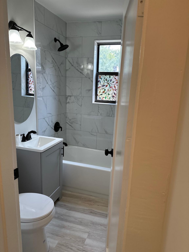 Building Photo - 3 Bed 1 Bath SW DC