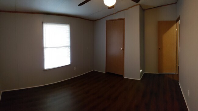 Building Photo - 18 Valley Trail SE