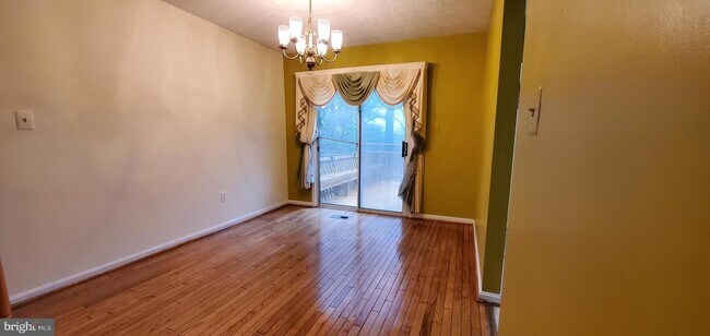 Building Photo - 848 Bayridge Dr