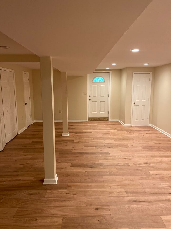 Building Photo - 2117 Parsonage Ln