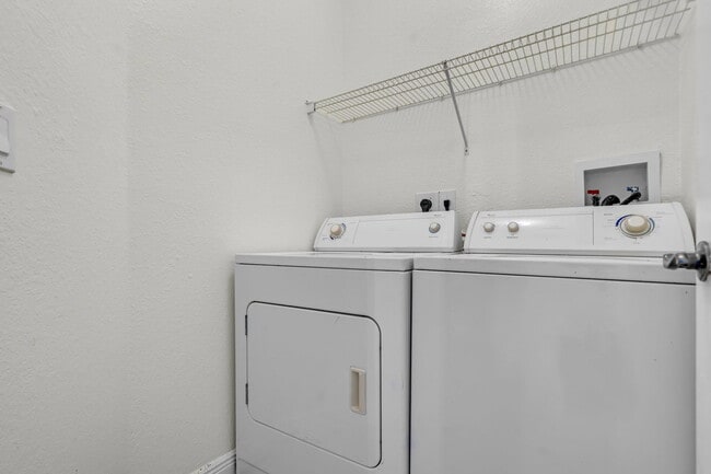 Building Photo - 5149 SW 137th Ave
