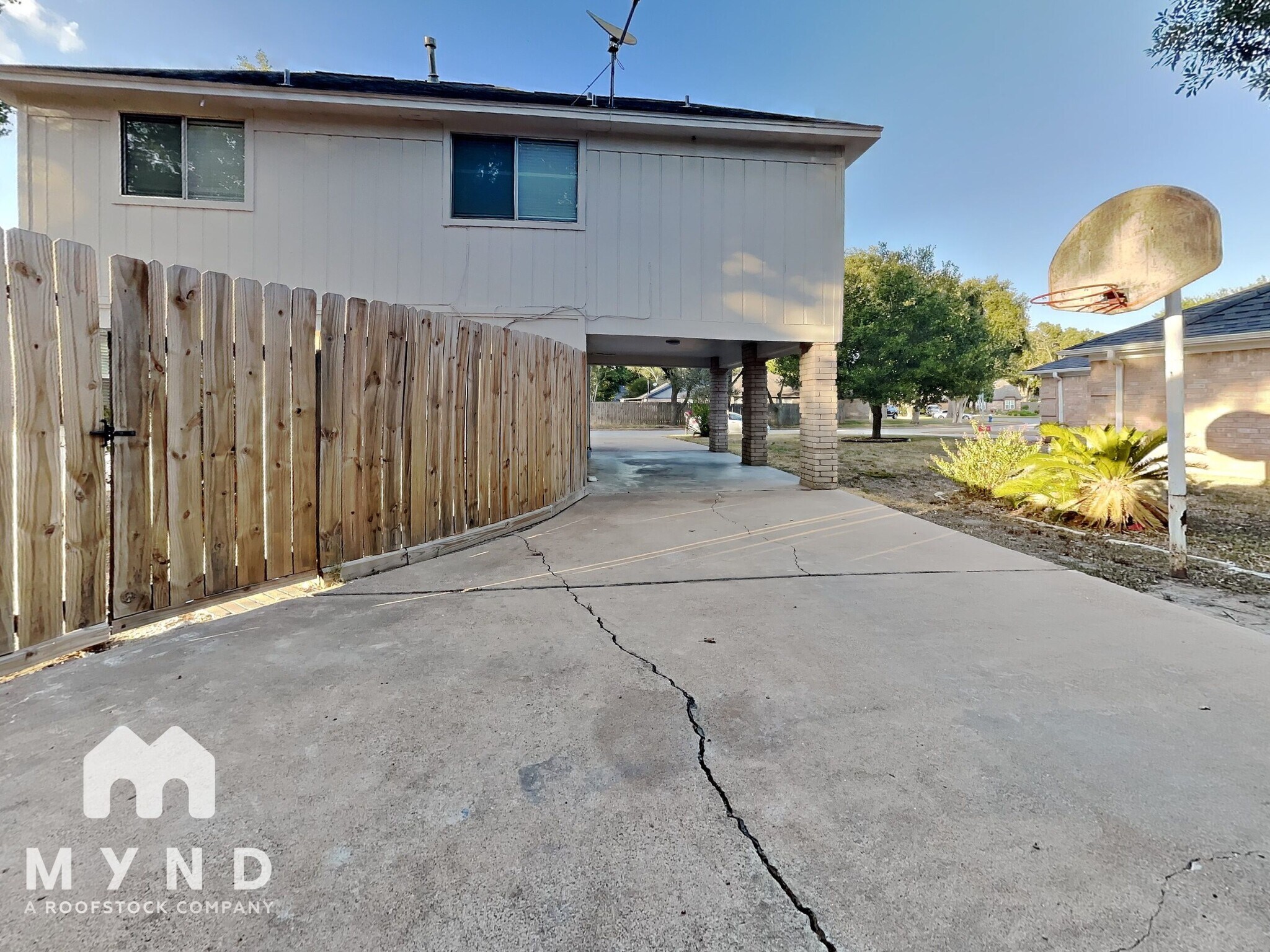 Building Photo - 22911 Garden Canyon Dr