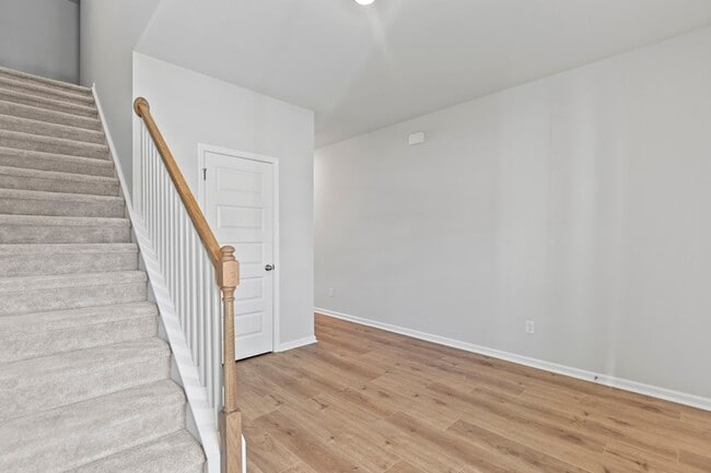 Building Photo - 3 Bedroom, 2.5 Bathroom Home in Summers Corner - Summerville