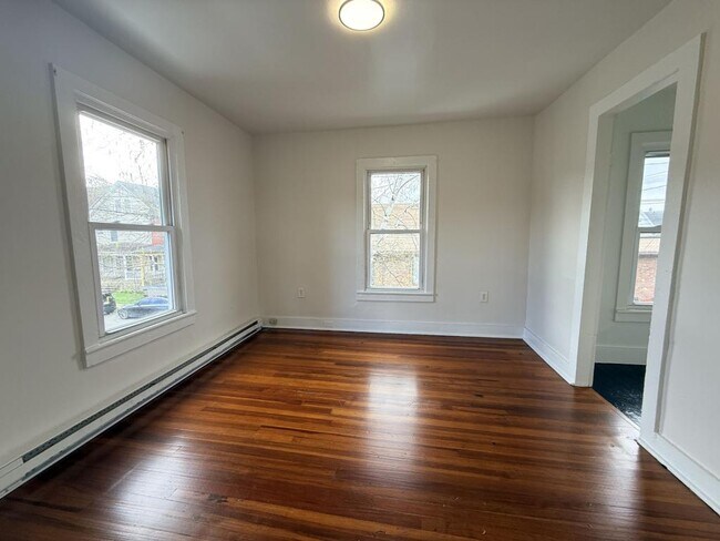 Building Photo - 170 S Hyde Park Ave