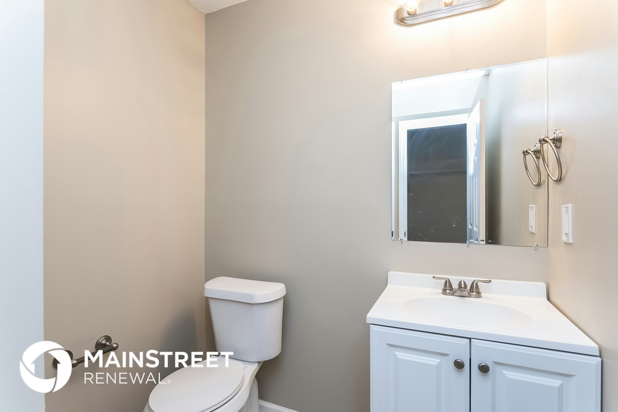 Building Photo - 2 Diamond Ct