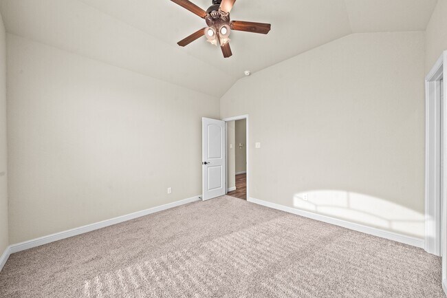 Building Photo - 15114 Winthrop Manor Way