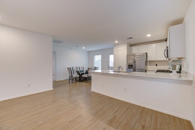 Building Photo - 3110 Spanish Oak Ln